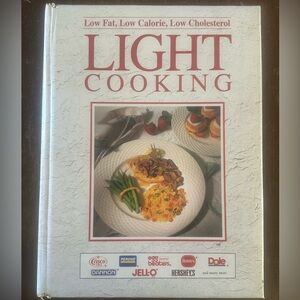 Light Cooking - Publications International Cookbook